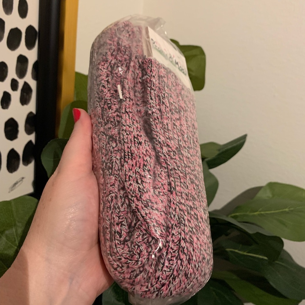 Cable knit Luxury Thigh Highs - Picture 5 of 6
